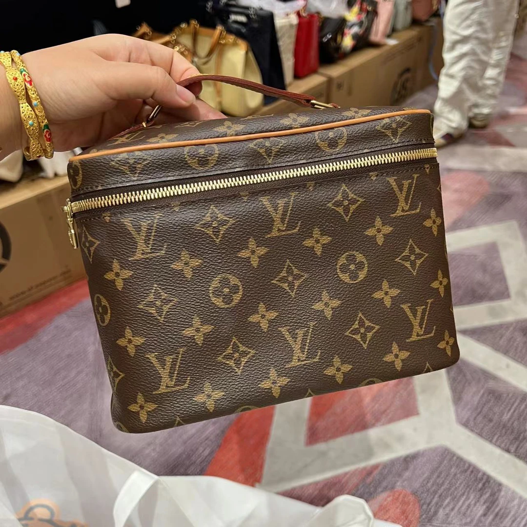 95新 LouisVuitton/路易威登 A1094/lv化妆包手提