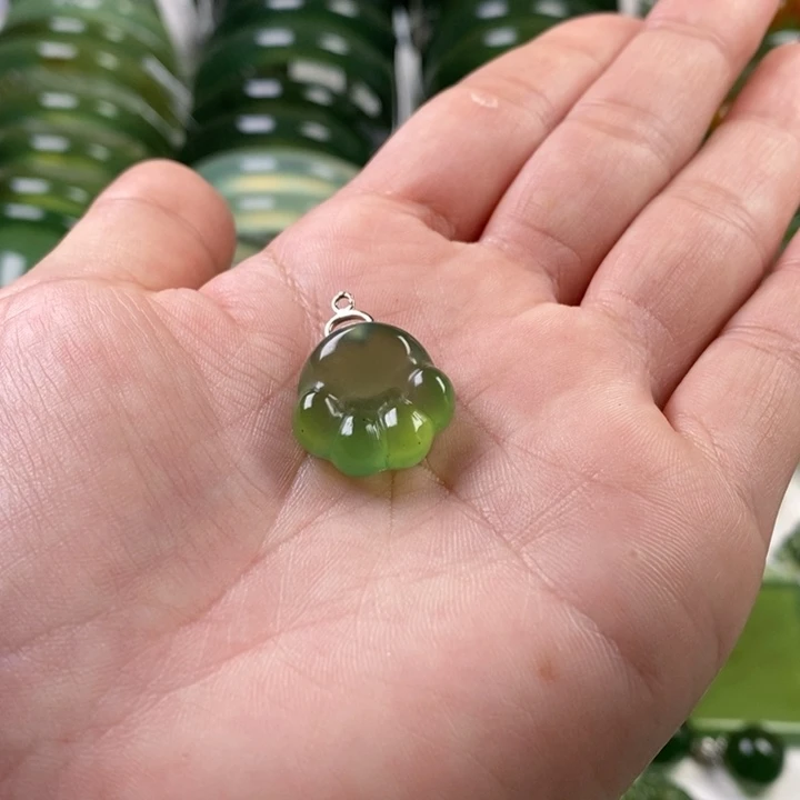 未镶嵌蛇纹石玉颈饰
