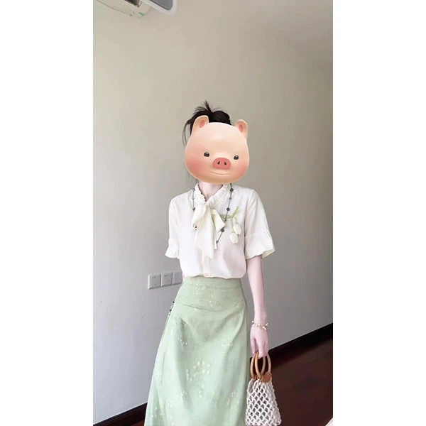 2025年夏季新款女装白色短袖上衣减龄显瘦小众清新衬衫+裙子套装