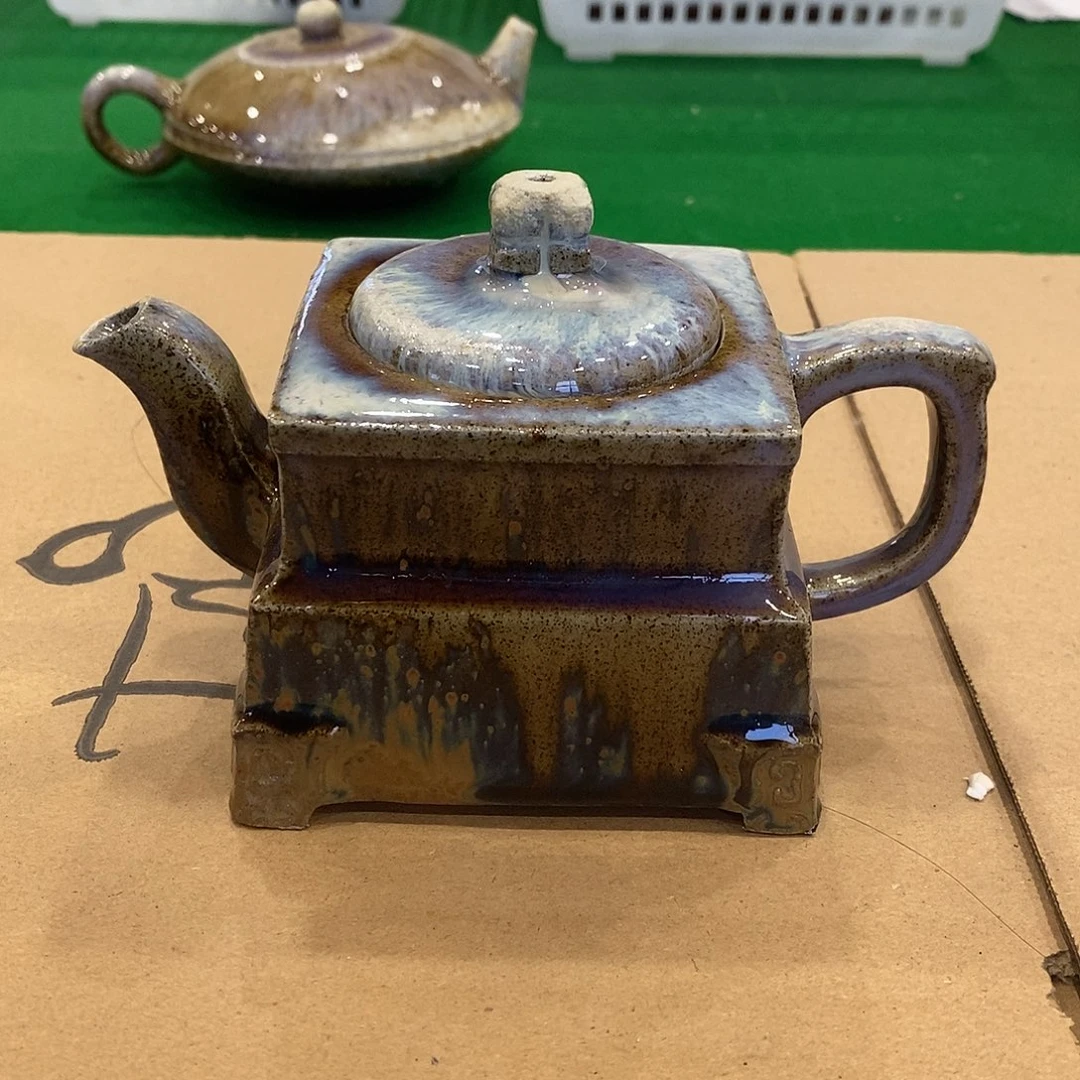 茶壶紫砂紫砂艺术学院的学生