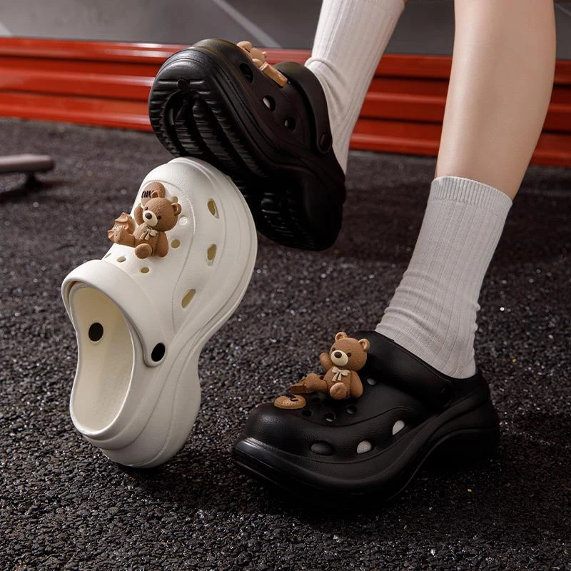 可爱小熊洞洞鞋女款夏季时尚外穿卡通包头增高厚底防滑沙滩凉拖鞋