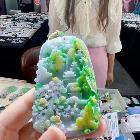 翡翠未镶嵌颈饰翡翠