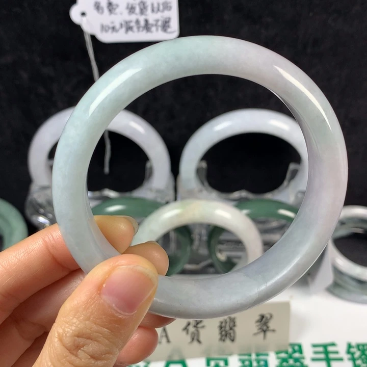 翡翠未镶嵌手镯27号。59圈断镯