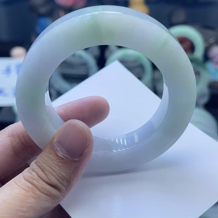 定制翡翠未镶嵌手镯