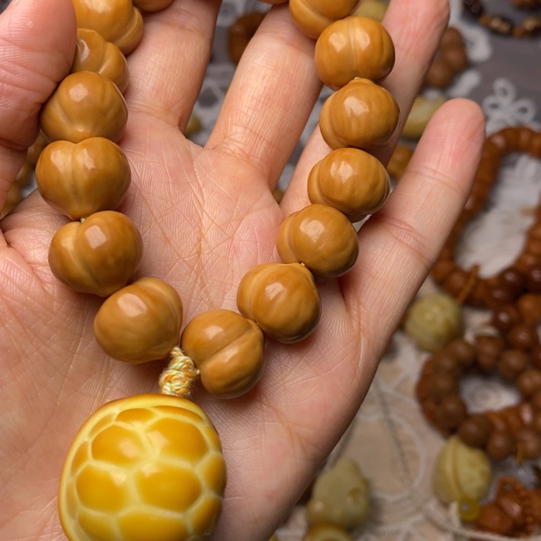 把件猴头核桃柯基屁桃龟甲