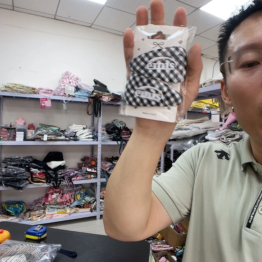 PU化妆包等各种产品和