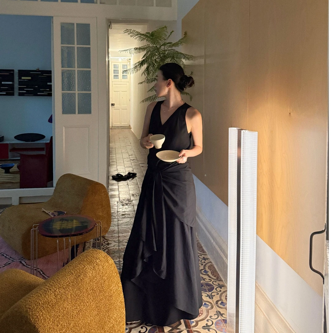 Seyora【高樊不规则裙】莱赛尔V领无袖修身显瘦连衣裙 L36244SY52