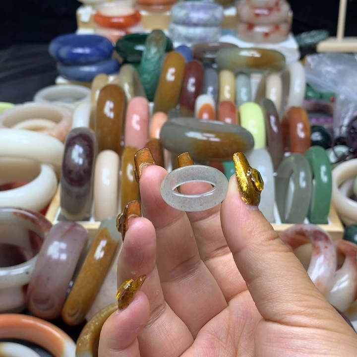 石英质玉手镯未镶嵌1**m