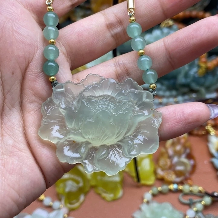 蛇纹石玉未镶嵌吊坠