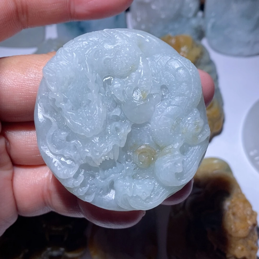 翡翠颈饰未镶嵌翡翠