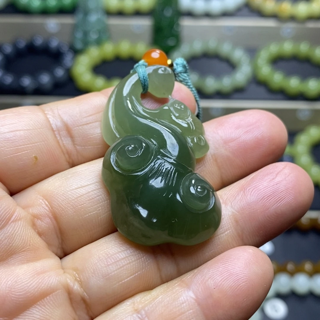 和田玉未镶嵌吊坠(不含链)