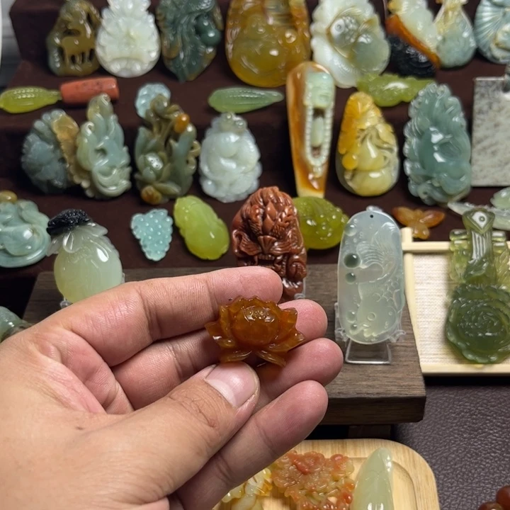 蛇纹石玉合金颈饰