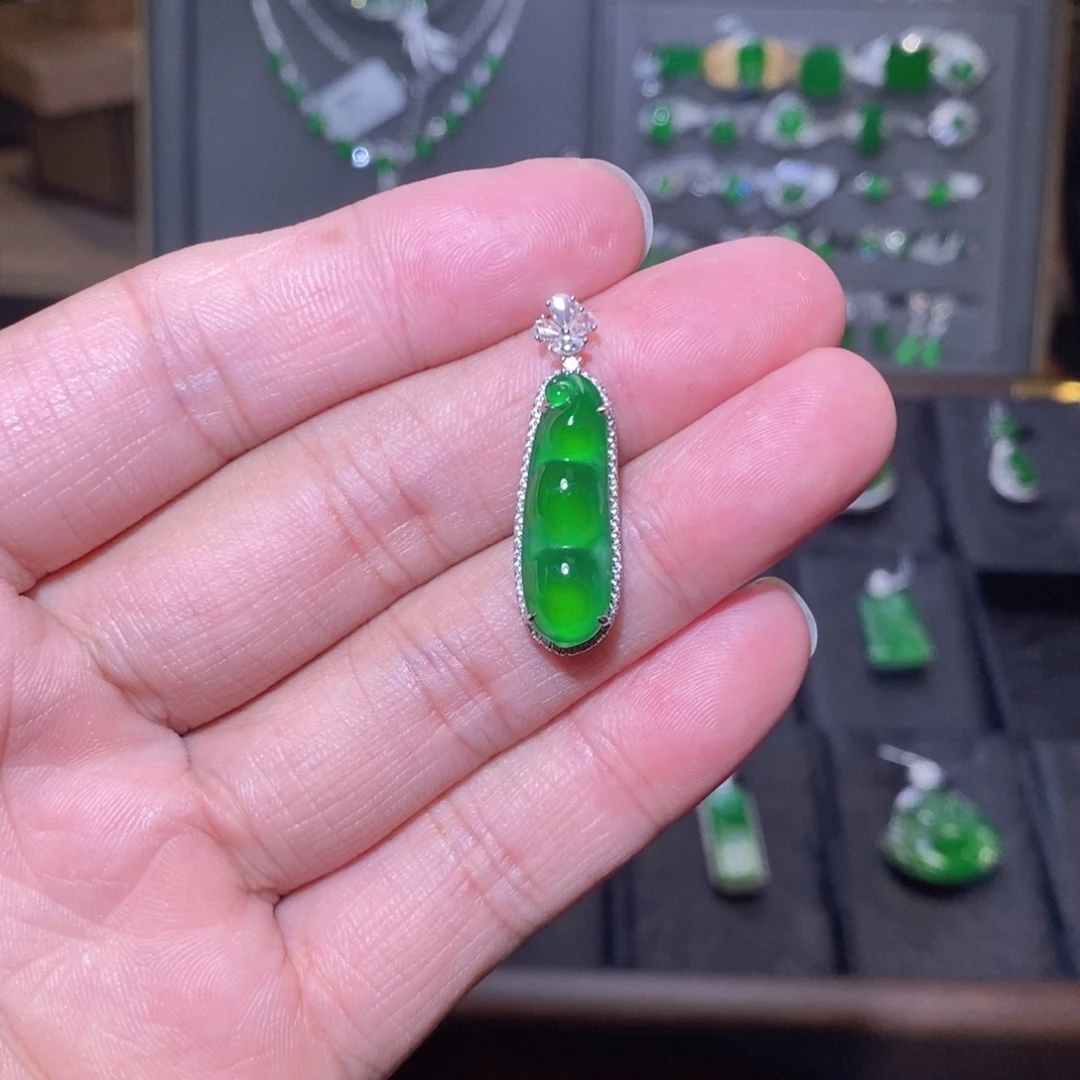 翡翠18K金镶嵌吊坠(不含链)福豆