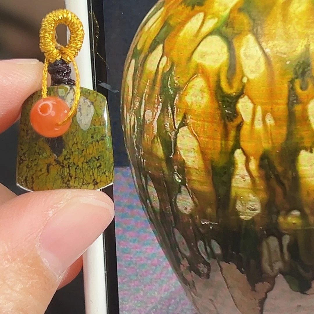 南红玛瑙未镶嵌珠宝奇石