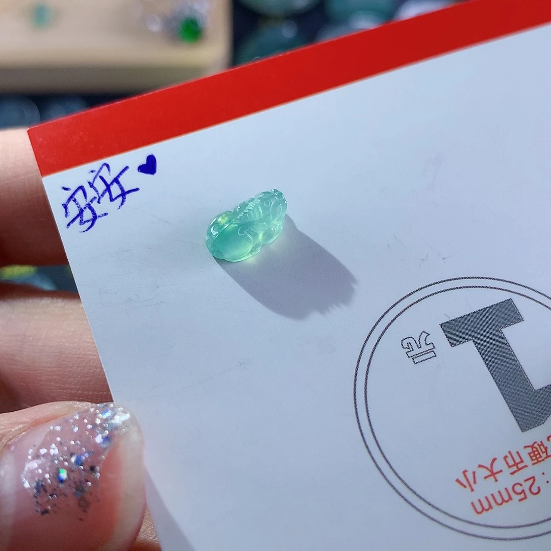 翡翠颈饰未镶嵌天然翡翠高冰貔貅