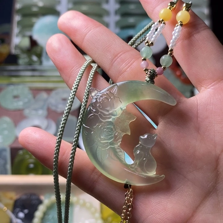 未镶嵌蛇纹石玉颈饰
