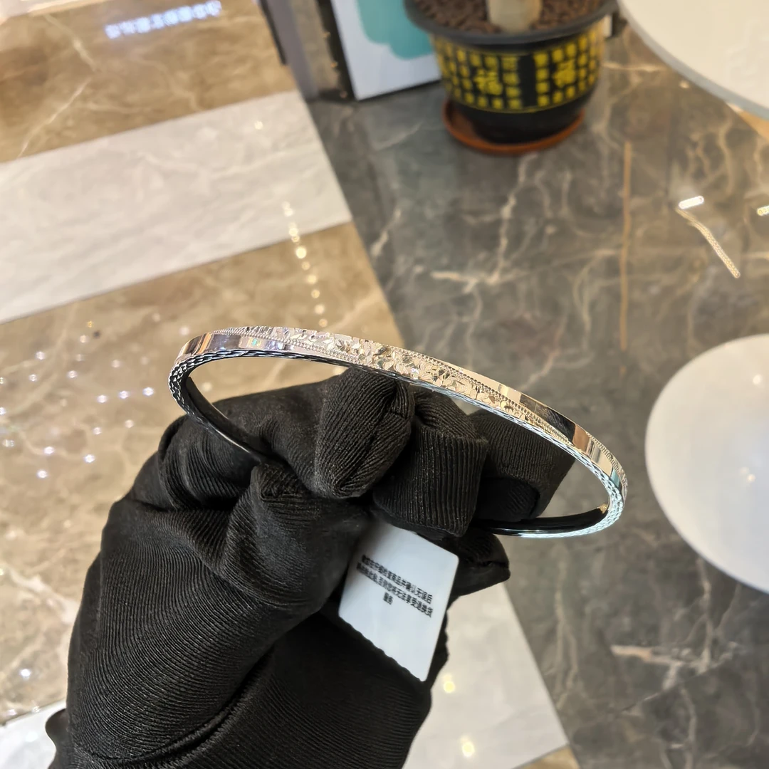 PT950手镯（支持7天无理由）