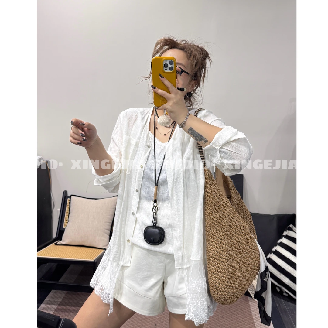 「xin:微胖大码」夏季V领“贝壳扣”拼接蕾丝衬衫