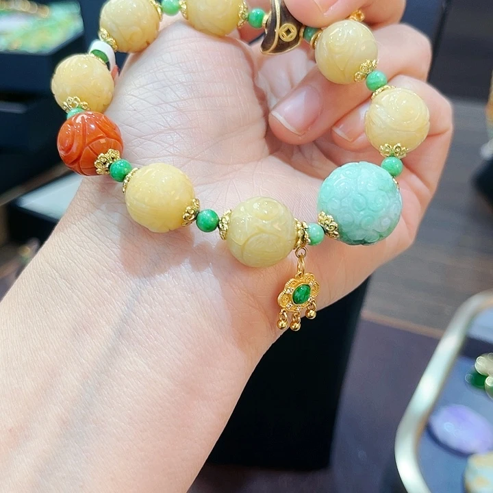 翡翠颈饰未镶嵌手串