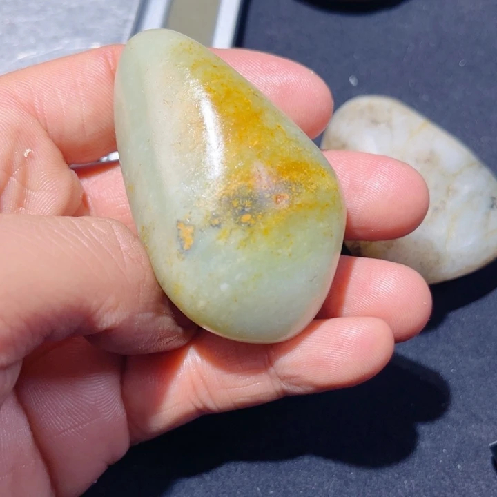 和田玉未镶嵌珠宝奇石