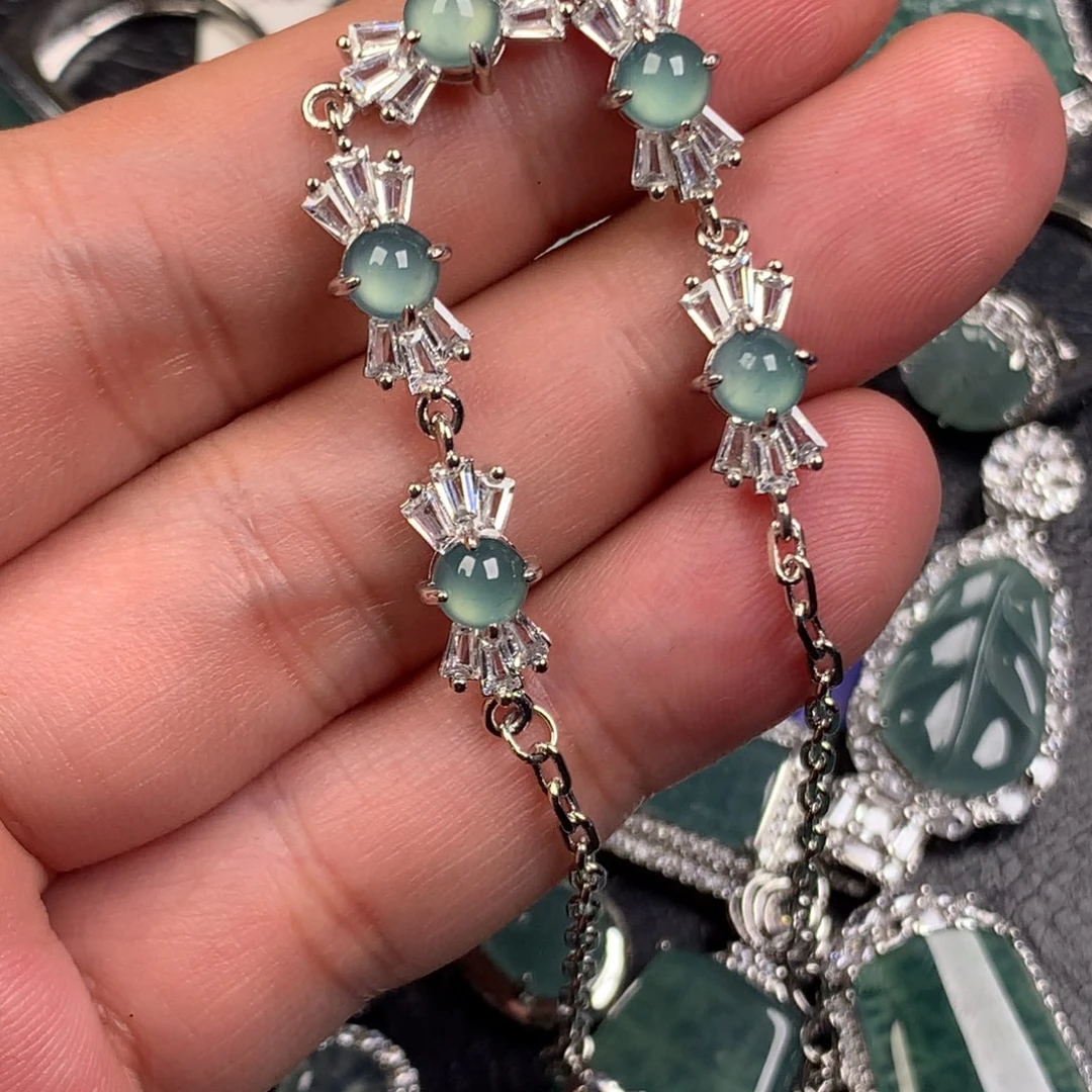 翡翠未镶嵌颈饰手链