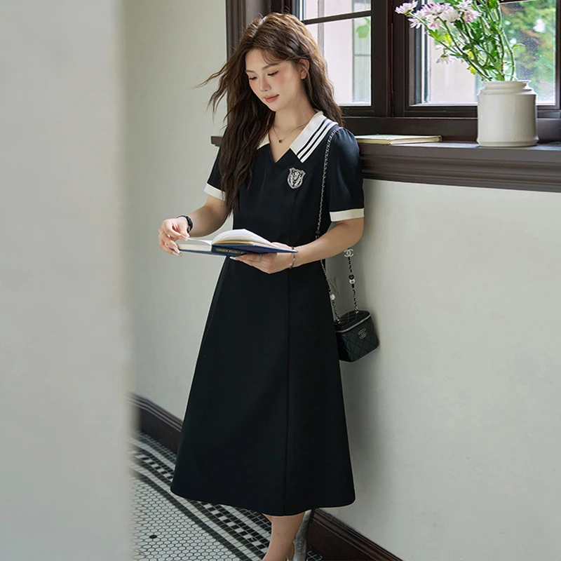五季家大码显瘦夏季裙子减龄学院风polo领撞色黑色连衣裙ZL54491