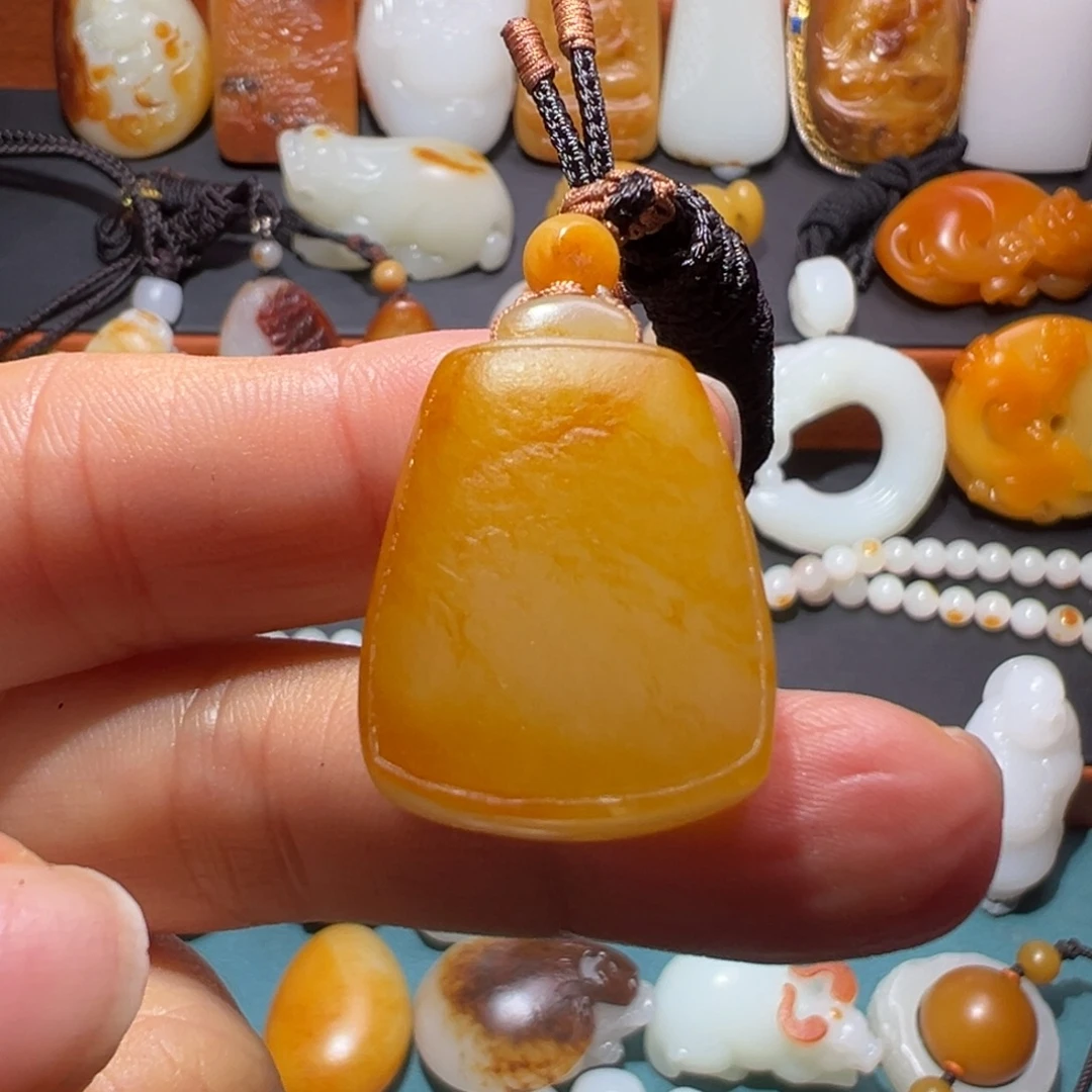 笑***妍和田玉未镶嵌颈饰