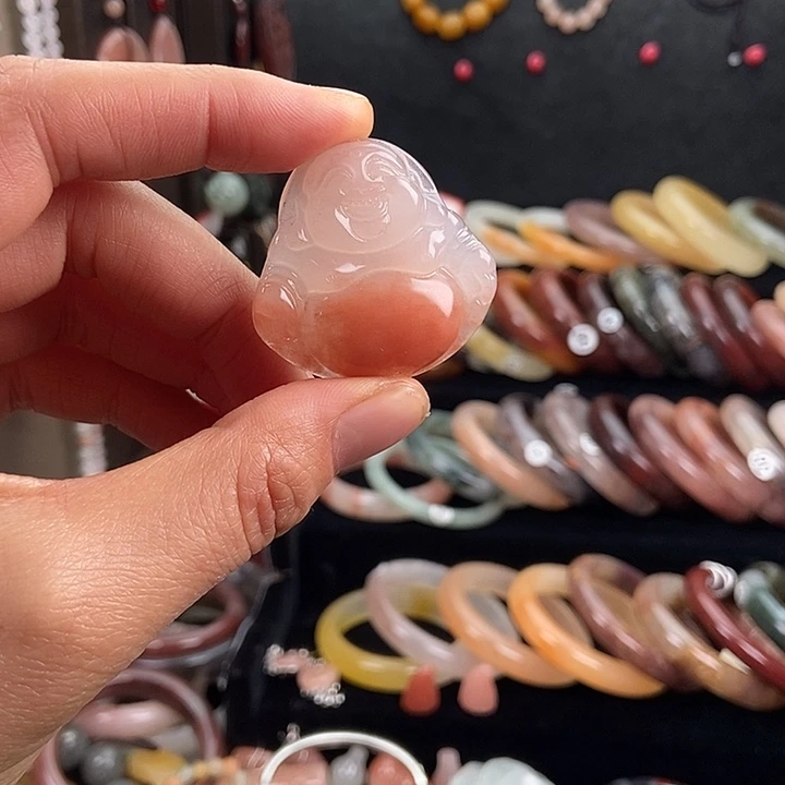 石英质玉未镶嵌颈饰