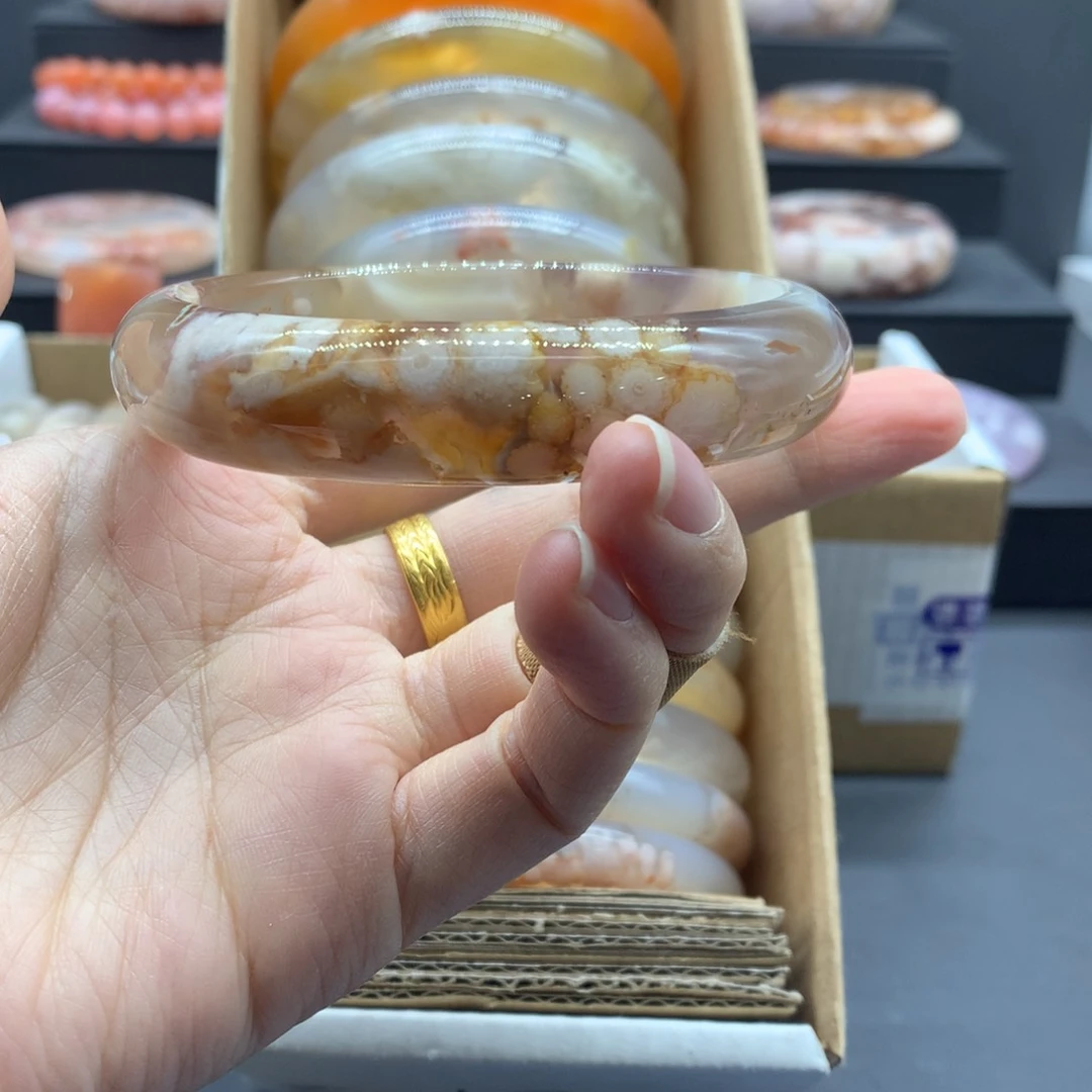 【闪购商品】玛瑙/玉髓手镯未镶嵌燕*