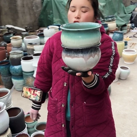 19口12高瑕疵盆子。