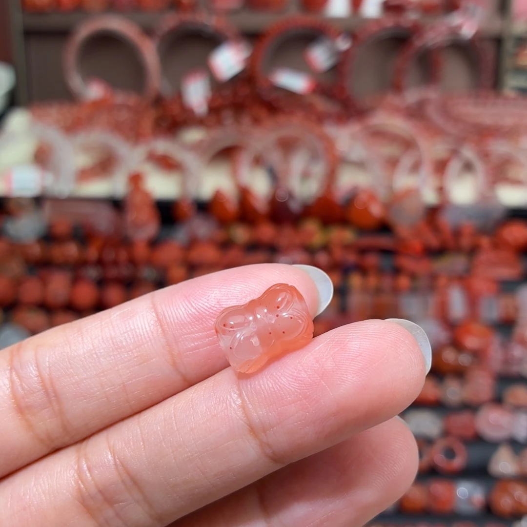 南红玛瑙未镶嵌颈饰并蒂莲13*9