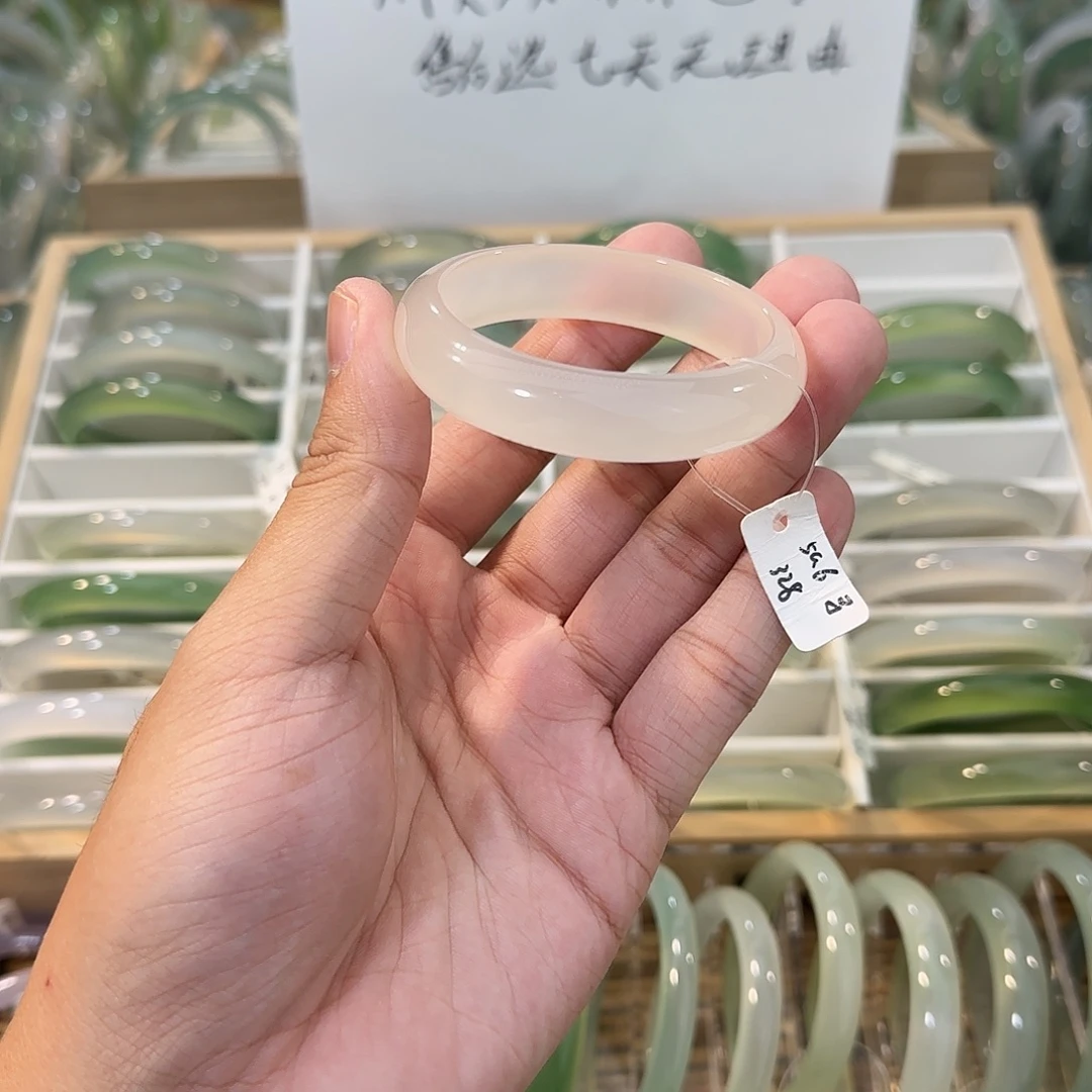 玛瑙/玉髓未镶嵌手镯圈口50.6