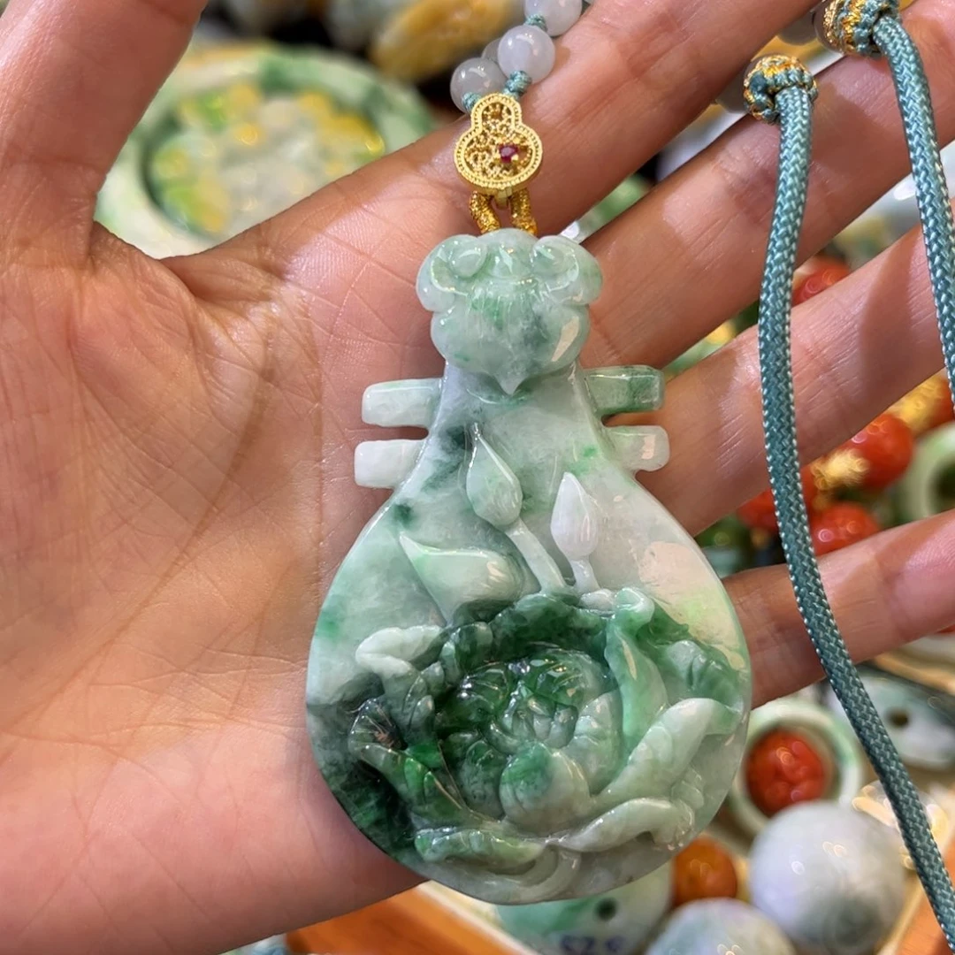 翡翠颈饰未镶嵌待编款
