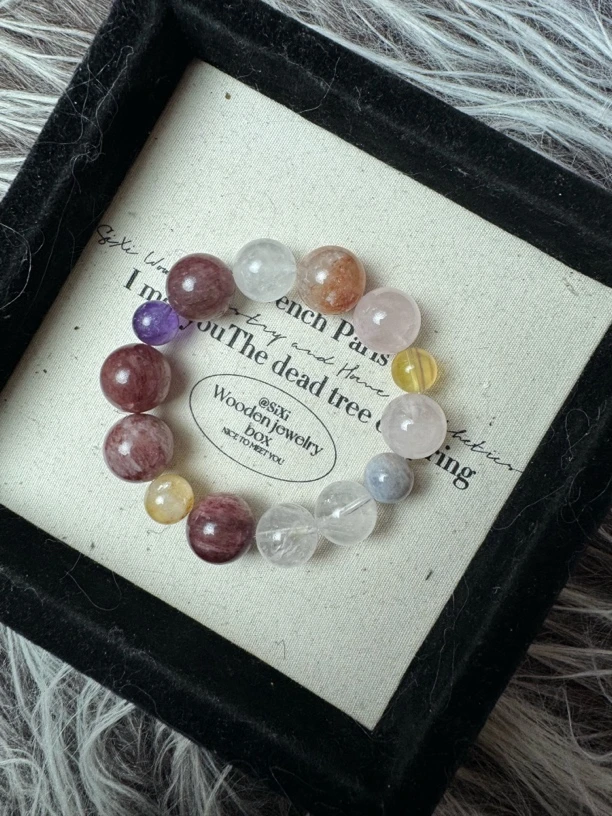 3.9 草莓j 天然雷击木手串