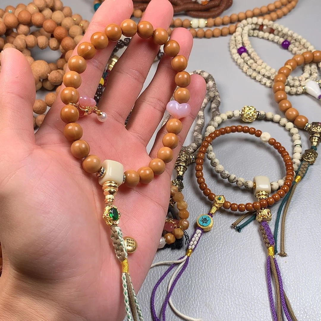 猴头核桃吊坠。。。。。。。。。。