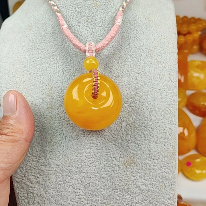 蜜蜡吊坠(赠链)未镶嵌