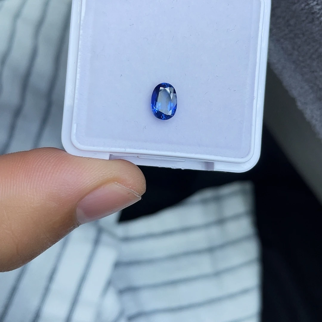 蓝宝石裸石1.262Ct