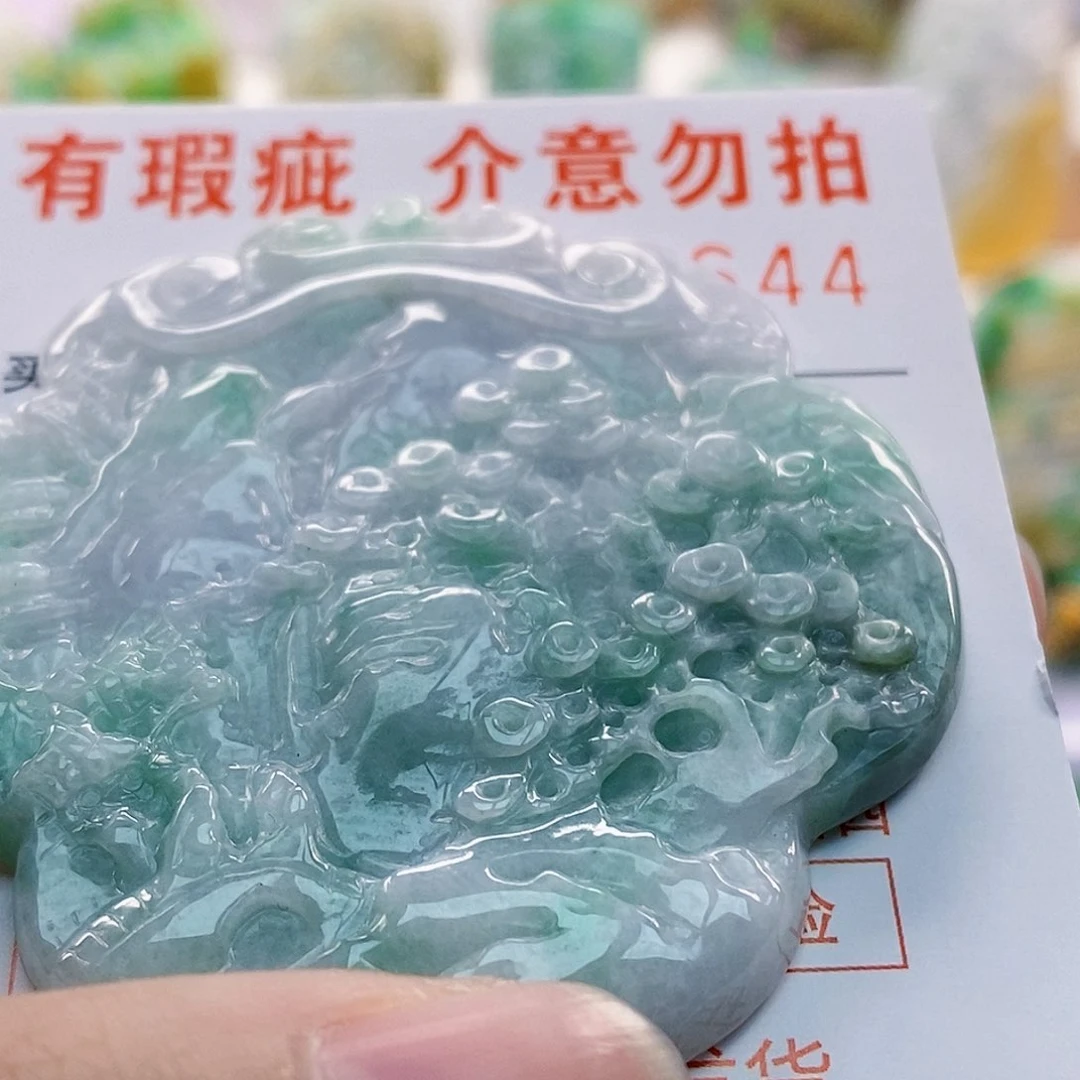 吊坠(不含链)未镶嵌翡翠