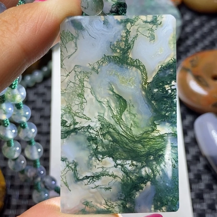 玛瑙/玉髓颈饰足铂镶嵌江**氏