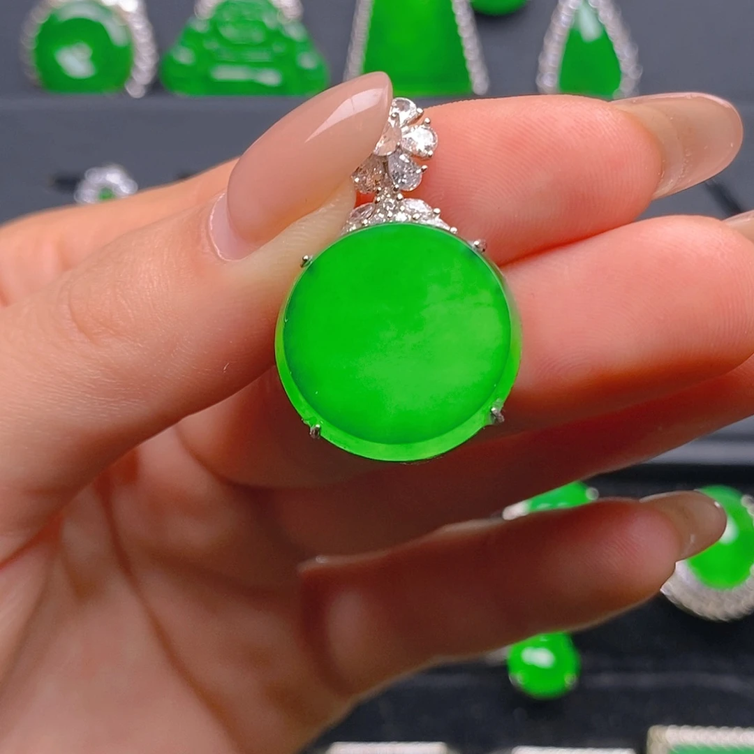 颈饰银S925镶嵌翡翠