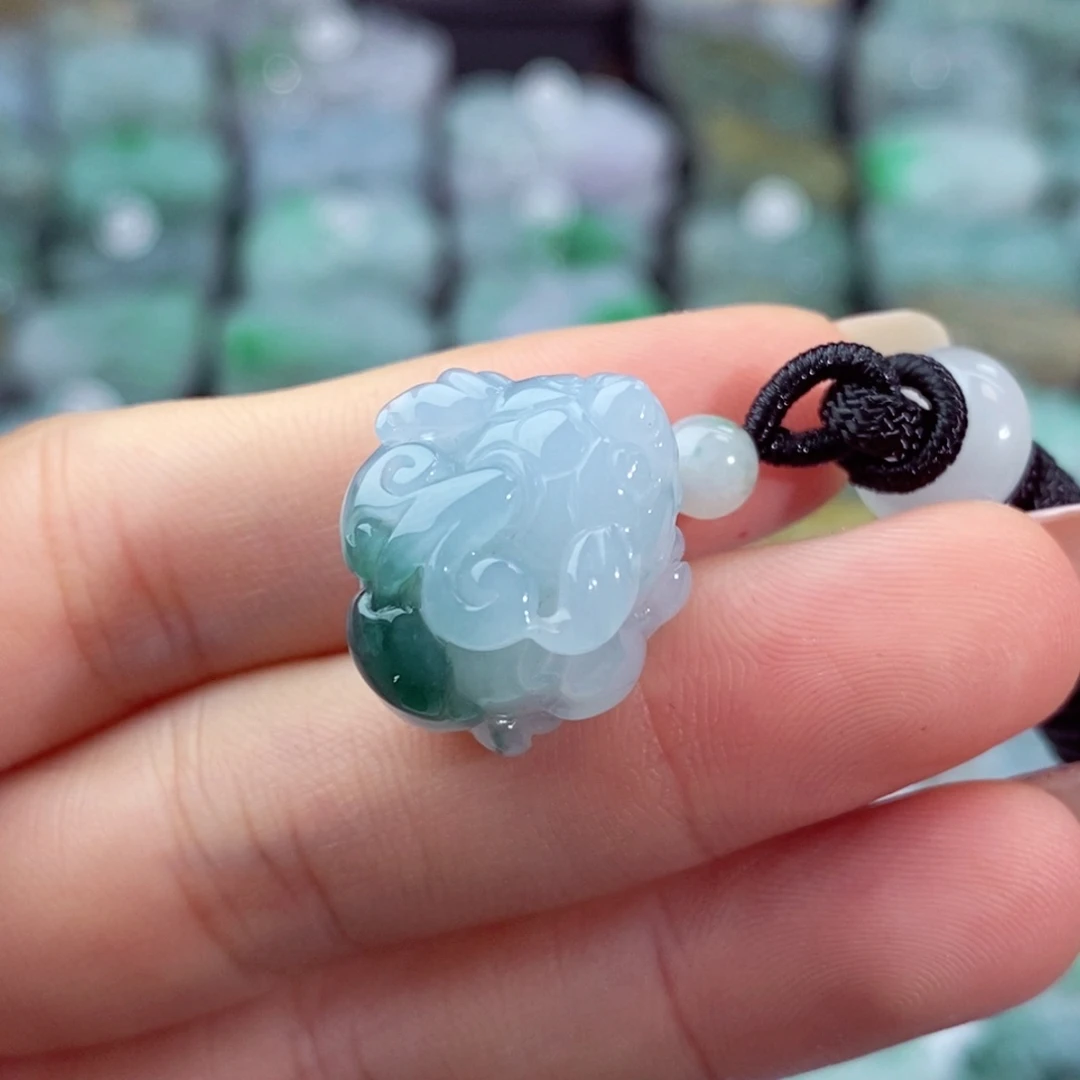 颈饰未镶嵌翡翠天然