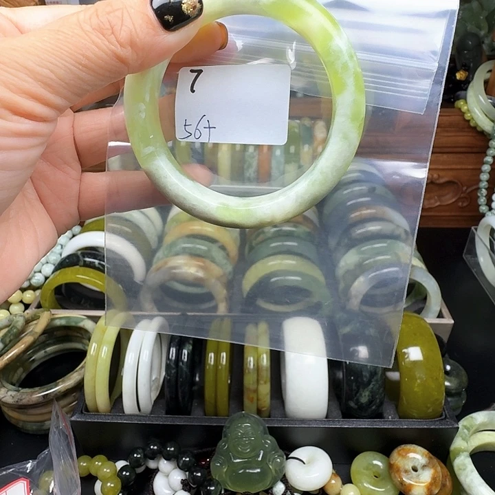 宇***埃蛇纹石玉未镶嵌手镯