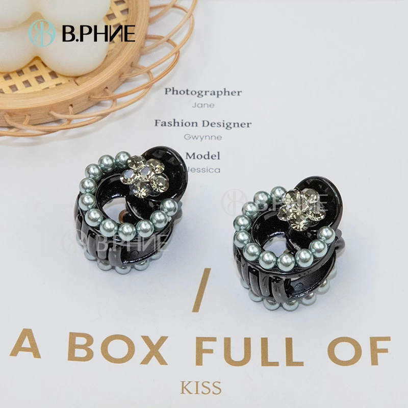 B.【贝菲】黑色轻奢银灰珠珠镶钻公主夹刘海碎发侧夹