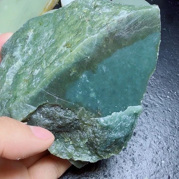 和田玉（糖玉）未镶嵌珠宝奇石