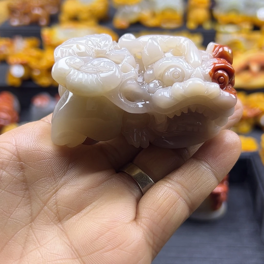 石英质玉（黄龙玉）未镶嵌颈饰