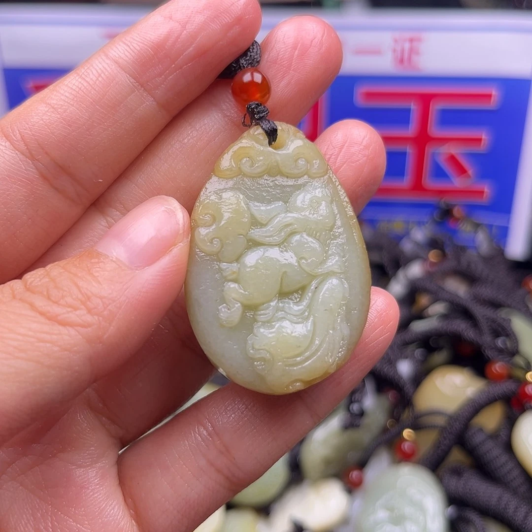 颈饰未镶嵌和田玉