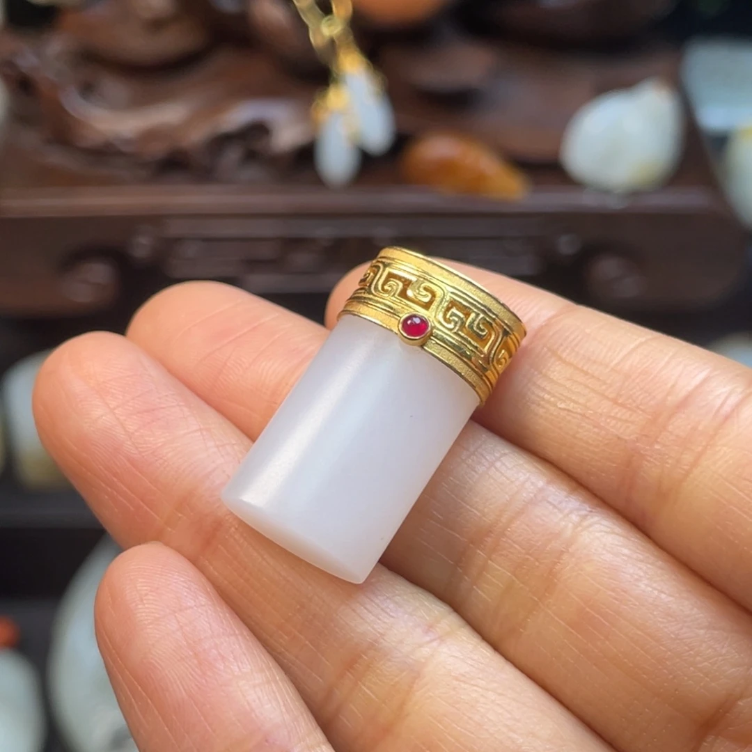 和田玉18K金镶嵌吊坠(不含链)