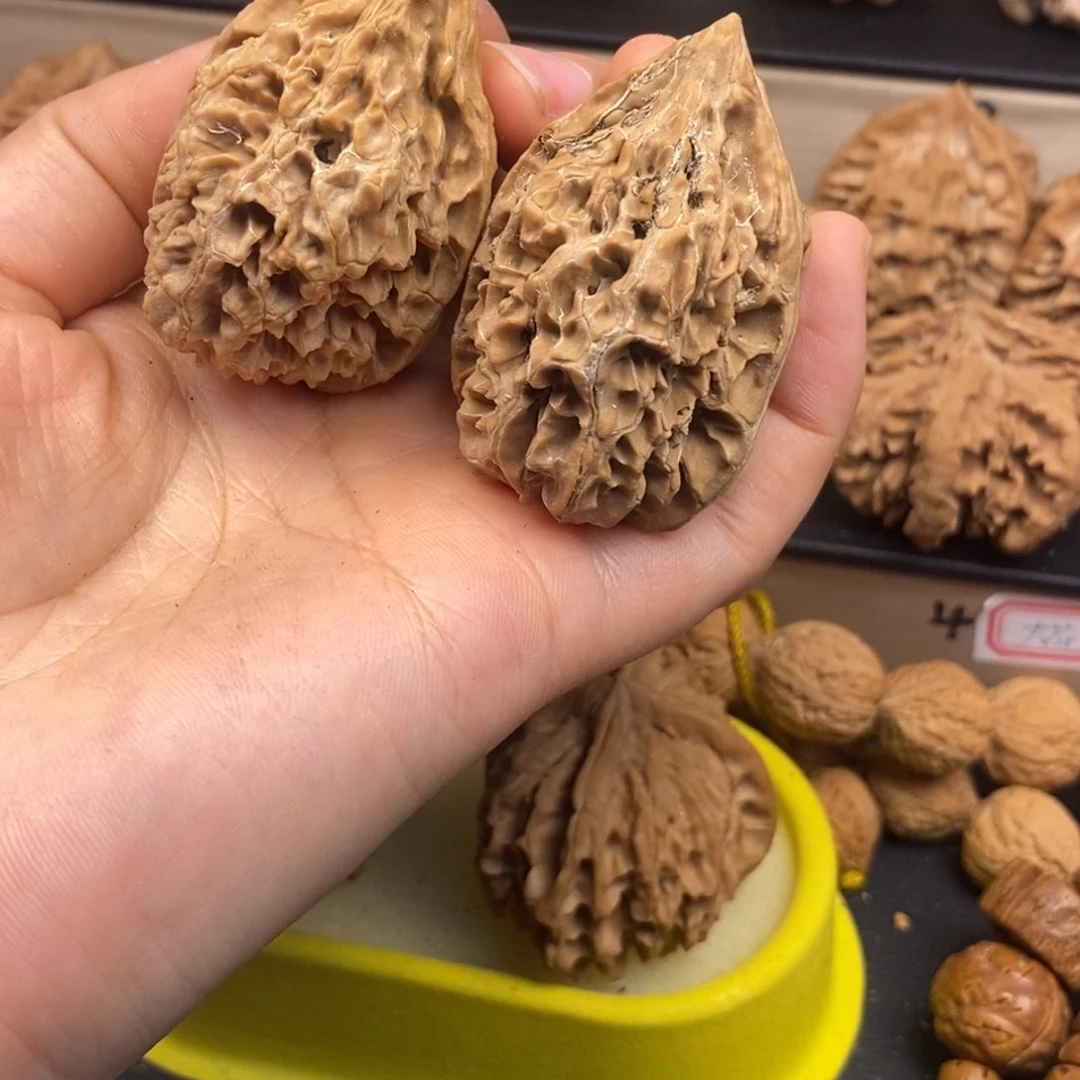 桃核吊坠秦岭鸡王34有黄