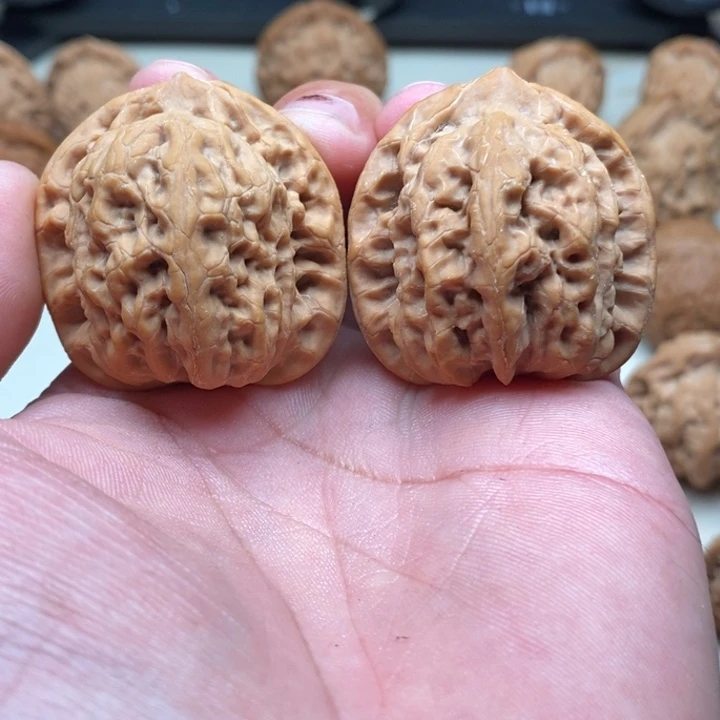 甜****文玩核桃吊坠一代佛肚38