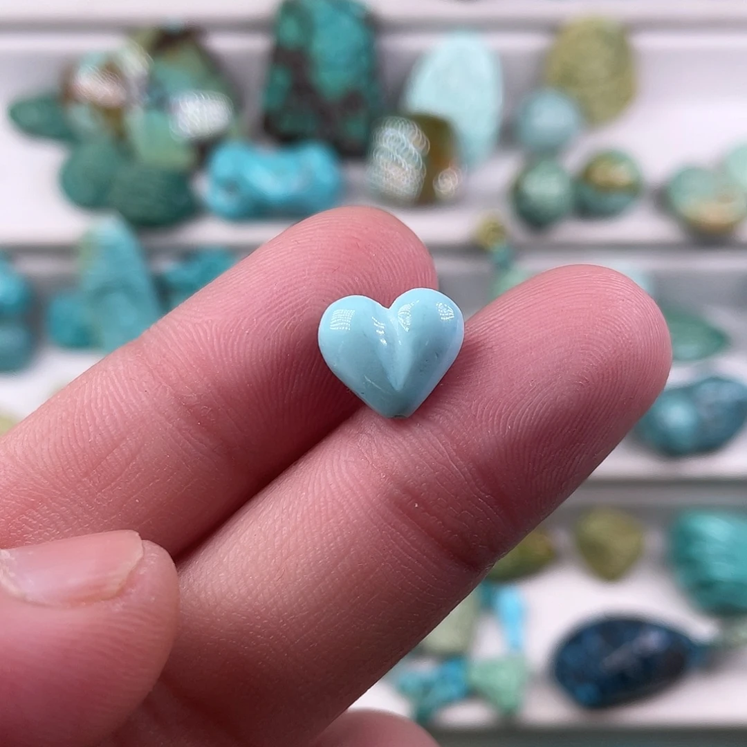 绿松石未镶嵌颈饰